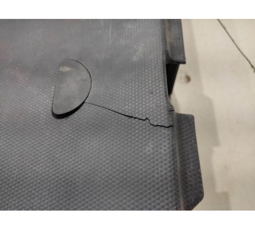 Обшивка крышки багажника