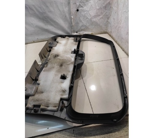 Обшивка крышки багажника