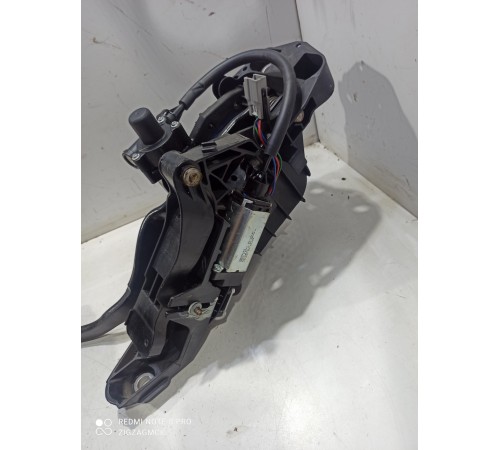 Педаль тормоза