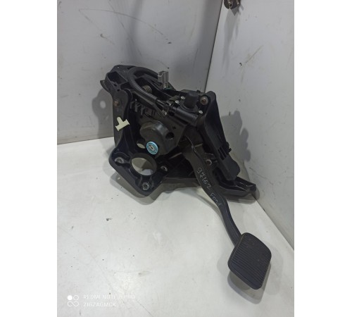 Педаль тормоза