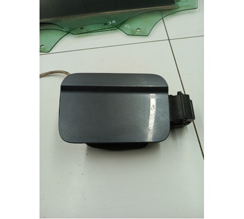 Лючок топливного бака с крышкой