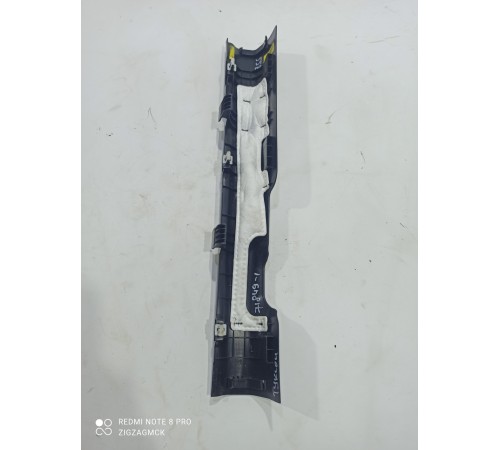 Накладка порога внутренняя передняя правая