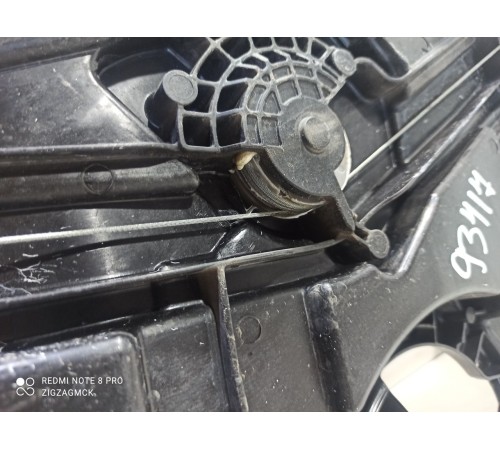 Стеклоподъемник (задний левый)