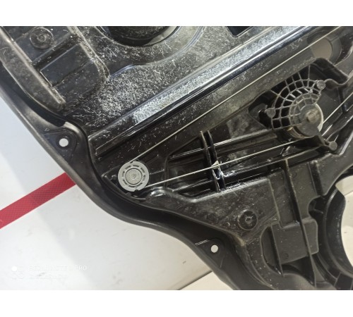 Стеклоподъемник (задний левый)