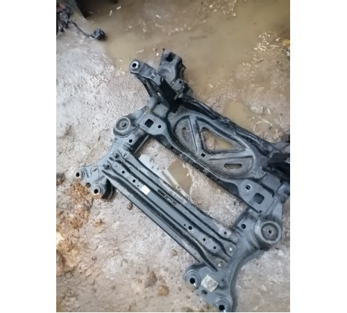 Балка подвески передняя ,подрамник