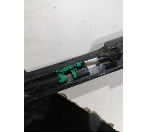 Уплотнитель стекла двери задний правый внешний