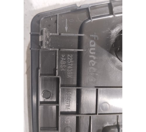 Накладка торпедо нижняя с розеткой