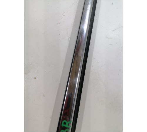 Уплотнитель стекла двери задний правый внешний