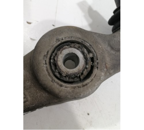 Рычаг подвески передний правый нижний