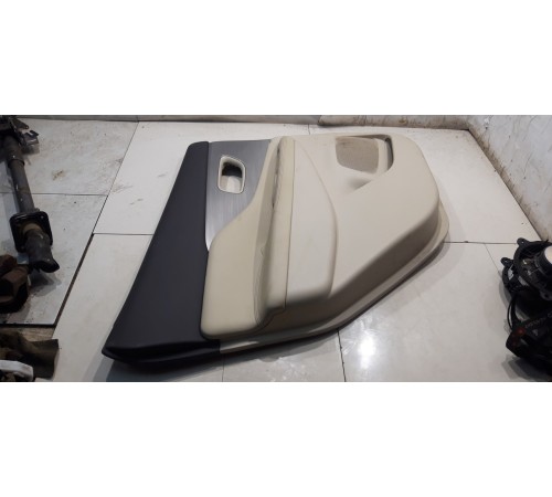 обшивка двери (задняя левая)