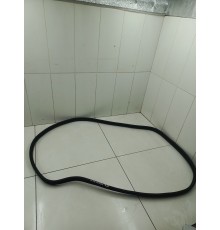 Уплотнитель двери передний левый