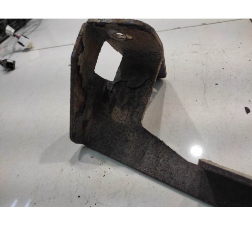 Кронштейн ступеньки(задний,левый)