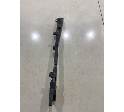 Уплотнитель моторного отсека(передний левый)