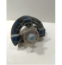 Кулак повортный передний правый со ступицей