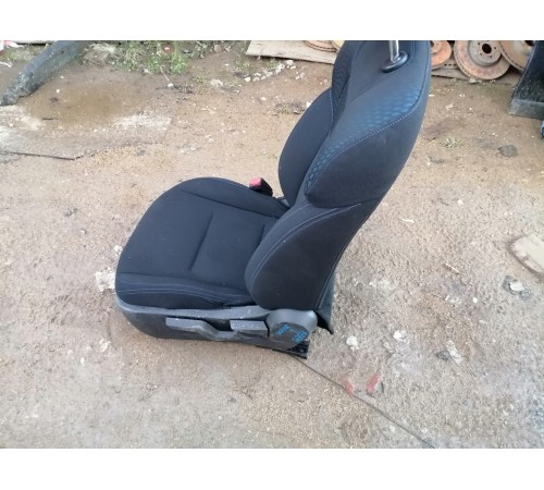 Сиденье переднее левое