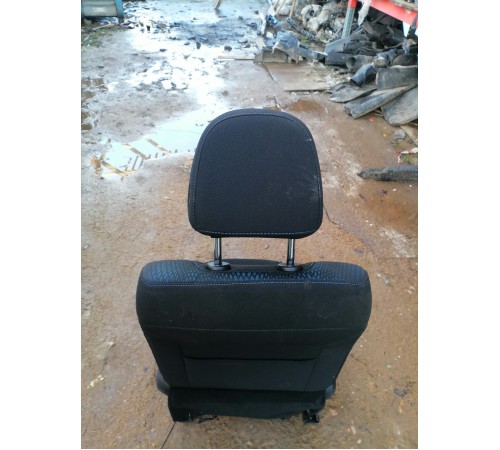 Сиденье переднее левое