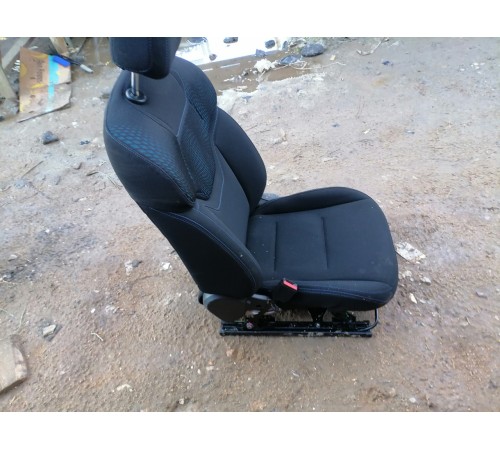 Сиденье переднее левое