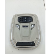 Плафон внутреннего освещения салона передний