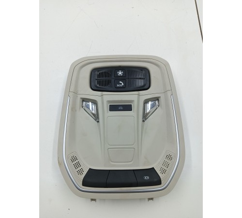 Плафон внутреннего освещения салона передний