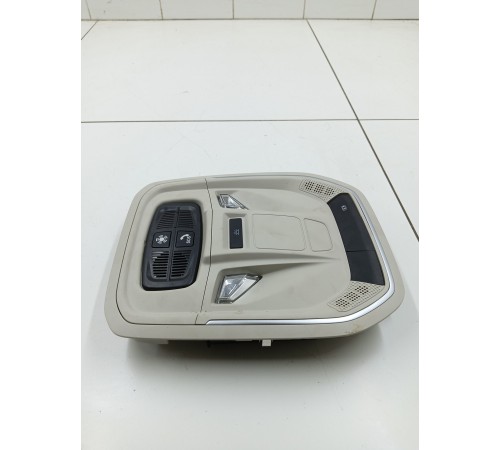 Плафон внутреннего освещения салона передний