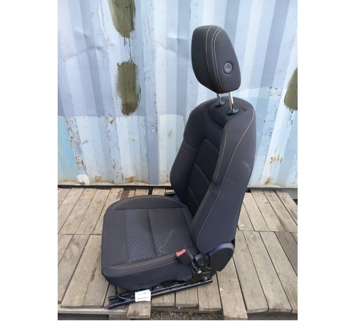 Сиденье переднее правое