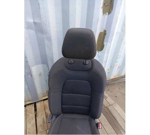 Сиденье переднее правое