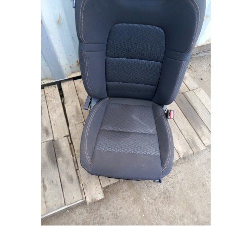 Сиденье переднее правое