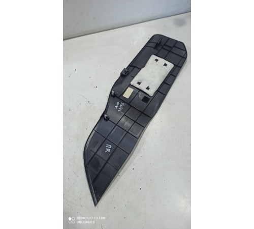 Накладка центральной консоли правая