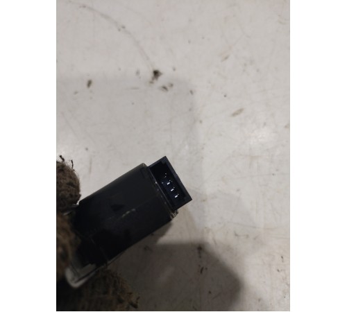 Кнопка центрального замка (передняя левая)