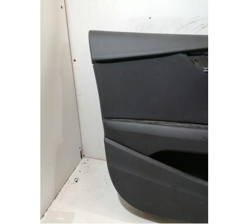 Обшивка двери передняя левая