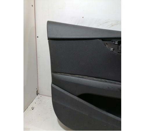 Обшивка двери передняя левая