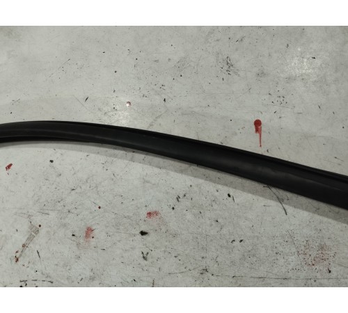 Уплотнитель стекла сдвижной двери правый