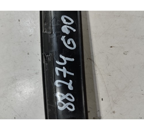 Накладка двери (передняя правая)