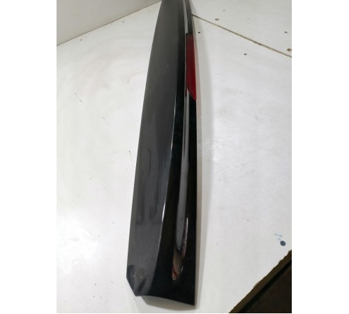 Спойлер крышки багажника