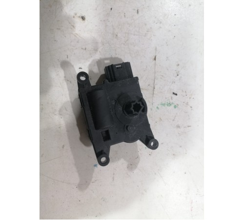 Моторчик привода заслонок отопителя