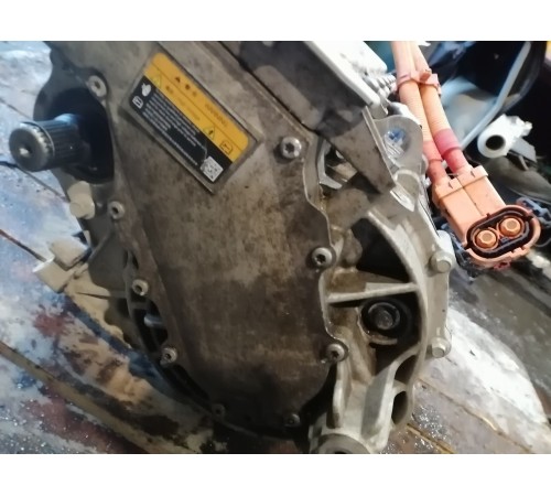 Передний электродвигатель