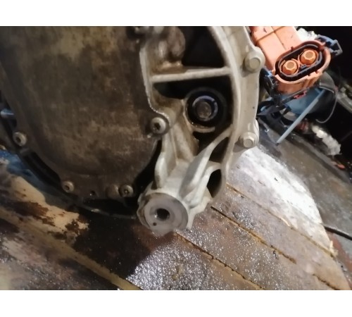 Передний электродвигатель