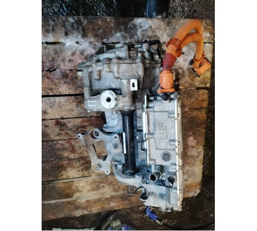 Передний электродвигатель