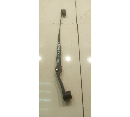 Поводок стеклоочистителя (левый)