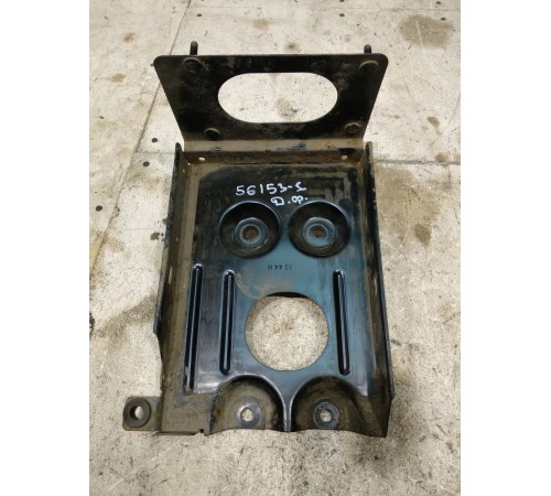 Крепление аккумулятора