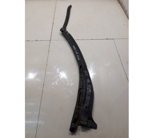 Уплотнительная резинка задней правой двери