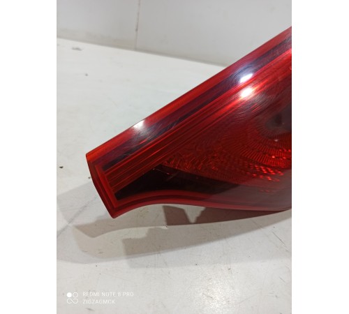 Фонарь крышки багажника правый