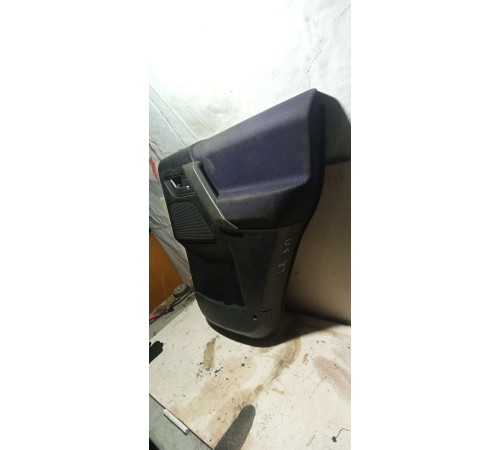 Обшивка двери задней правой