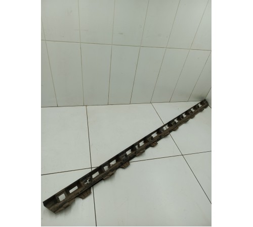 Кронштейн порога правый