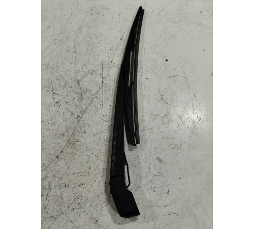 Поводок крышки багажника