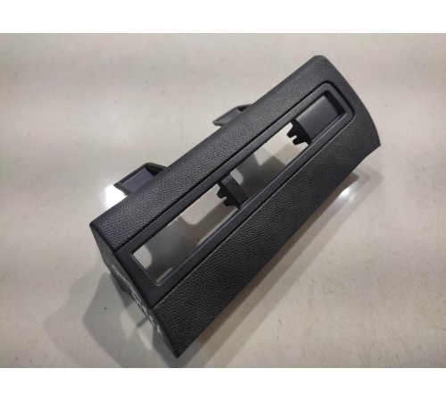 Накладка кнопки открывания багажника