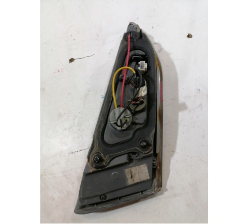 Фонарь крышки багажника правый