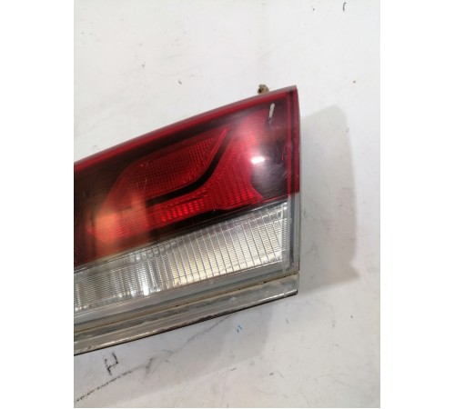 Фонарь крышки багажника правый