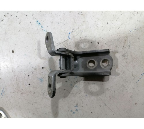 Петля двери передняя правая верхняя