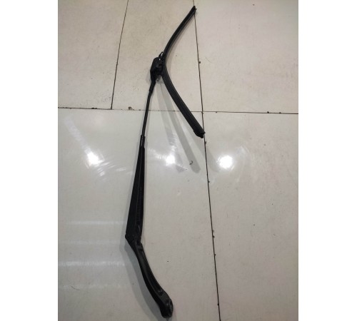 Поводок стеклоочистителя (водительский)